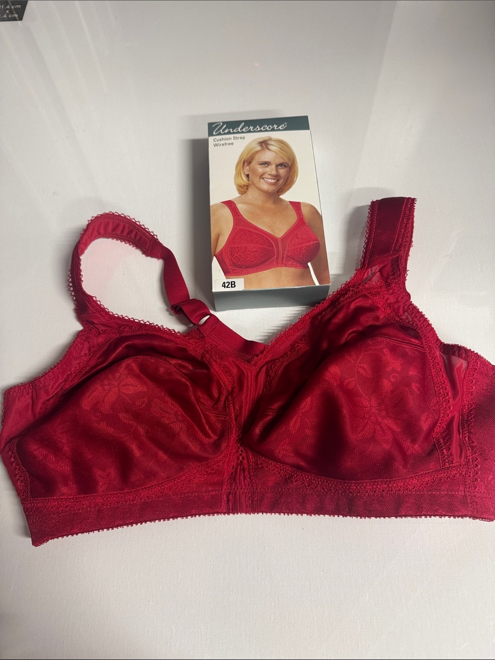 Red Bra Wireless 42B Underscore